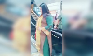 এস্কেলেটার চড়তে এরকম ভয় কার কার লাগে?