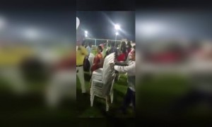 এই আজব চেয়ার এর কম্পেটিশন এর শেষ হলো হাস্যকর ভাবে