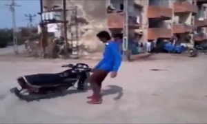 বাইকে কেরামতি দেখাতে গিয়ে কি হলো দেখুন