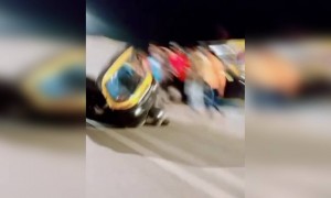 অটো নিয়ে এরকম কাউকে করতে দেখেছেন?