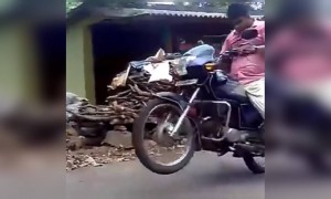 বাইকে কেরামতি দেখাতে গিয়ে ধপাস