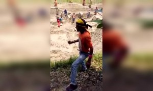 একটি মজার ঘোষণা শুনুন