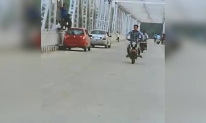 এই কারণেই ডিসটেন্স বজায় রেখে চলতে হয়