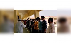 যখন আর্মি অফিসার বিলেত থেকে ফেরা ছাত্রদের জানালেন যে তাদের করোনা ভাইরাস হয়নি