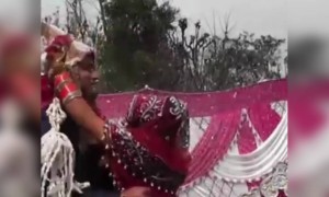 যখন হাইটের পার্থক্য একটু বেশি