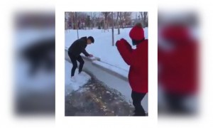 দেখুন এই কিউট ভালোবাসার ভিডিও