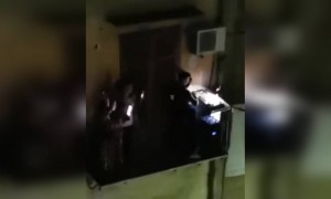 লকডাউনের মাঝে ইতালিয়ানরা ব্যালকনি থেকেই ডিজে-পার্টি করে ফেললো