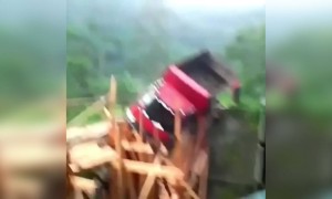 এই ব্রিজে কি ট্রাক উঠতে পারে?