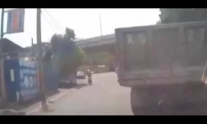 যখন আপনি ভুলে যান যে আপনার স্কুটিতে ব্রেক আছে