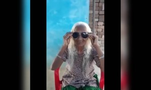 দেখুন ঠাম্মাকে কি সুন্দর দেখাচ্ছে