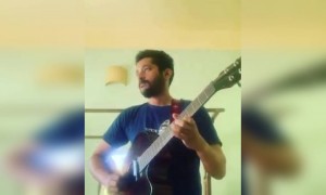 লকডাউনের মাঝে পরমব্রত গিটার বাজিয়ে দেখালেন