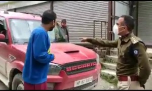 আবার এক যুবক ধরা পরল লকডাউনে মদ কিনতে গিয়ে