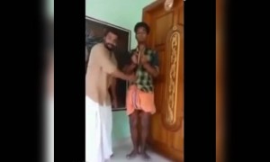 এই দেখুন জ্যান্ত চাবি ঘোরানো পুতুল