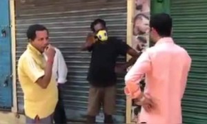 এই সেই বিখ্যাত চায়ের দোকানে কথোপকথন