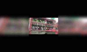 লকডাউনের মাঝে বো-ব্যারাক্স বাসিন্দারা গাইলেন গান