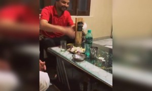 বন্ধুকে কখনো এভাবে বোকা বানিয়েছেন?