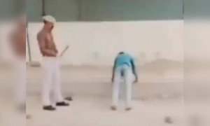 দেখুন পুলিশের ব্যাটিং