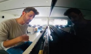 লকডাউনে হৃত্বিক পিয়ানো বাজানো শিখলেন