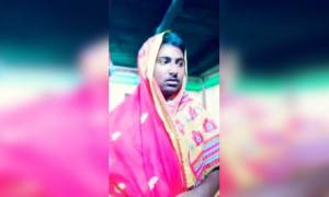 শুনুন এক হাসির ডায়লগ