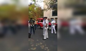 কলকাতা পুলিশ করল বাসিন্দাদের জন্য গান