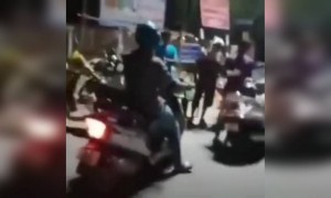 লকডাউন আইন অমান্য করার শাস্তি দিলো পুলিশ