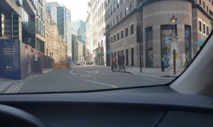 লকডাউনে লন্ডনের রাস্তা কতটা ফাঁকা দেখুন