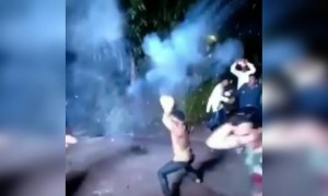 দিওয়ালির মাঝে যখন কেউ খুব আবেগে চলে আসে