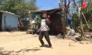 এই বাচ্চাটির ট্যালেন্ট দেখে তো গোবিন্দা নিজেও খুশি হবেন