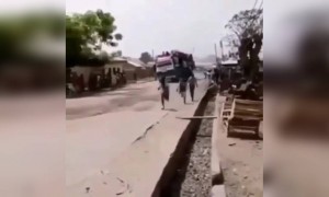 এত ভয়ঙ্কর ভাবে কে গাড়ি চড়ে?