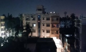 কলকাতাবাসীও আলো নিভিয়ে জ্বালালেন প্রদীপ