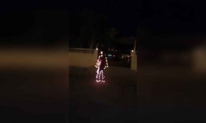 করোনা কে ভাগানোর জন্য বেরোলো এক হিরো