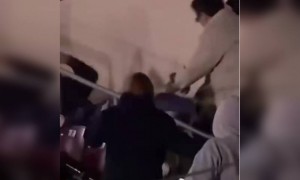 লোকটা ক্যাচ ধরার জন্য একটু বেশি উৎসুক হয়ে পড়েছিল