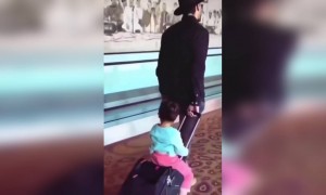 এত সুন্দর সিট শুধু বাবার সাথে পাওয়া যায়