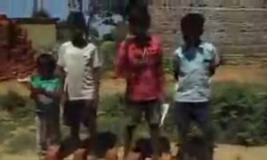 সোশ্যাল ডিস্টেন্সিঙ কেন দরকার সেটা বোঝালেন এই বাচ্চারা