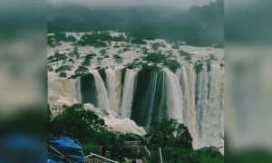 দেখুন কর্ণাটকের বিখ্যাত যোগ ফলস