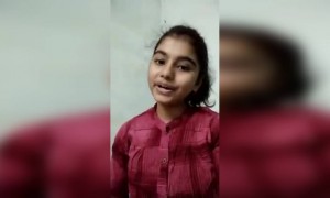 কি মিষ্টি গান গাইলেন আরাত্রিকা শুনুন