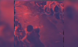 বাইক পুরো জামার হাতা ছিঁড়ে নিয়ে গেল