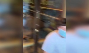 যখন আপনি আপনার প্রাক্তন গার্লফ্রেন্ডের রেস্টুরেন্টে খেতে যান