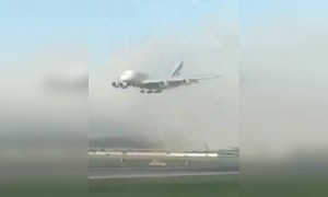 মেঘের মাঝখান থেকে হঠাৎ প্লেন বেরোতে দেখেছেন?