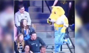 শেষ পর্যন্ত দেখুন মেয়েটি কি গিফট পেল