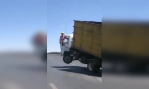 এভাবে ট্রাক সোজা করার চেষ্টা বৃথা