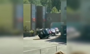 দেখুন পুলিশের গাড়ি নিয়ে কি করা হলো