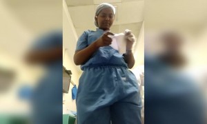 দেখে নিন একটা স্বাস্থ্যকর্মীকে কত রিস্ক নিতে হয় করোনা ঠিক করার জন্য