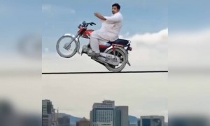 এটা দেখে আমার ধূম সিনেমার কথা মনে পরে গেল