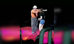 স্কিপিং রোপ ছাড়াই চলছে স্কিপিং