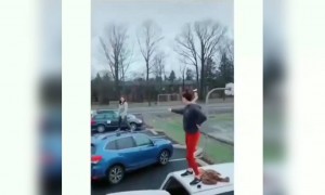 এটা হচ্ছে সোশ্যাল ডিস্টেন্সিঙের নিয়ম মেনে পার্টি করা