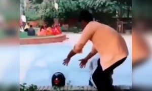 হেলমেট চুরি করতে গিয়ে কিভাবে চোর ধরা পড়লো দেখুন