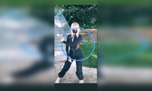 এটাকে বলে হুলা হুপ, আর এটা খুবই কঠিন