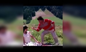 দেখুন ঋষি কাপুরের এক খুবই জনপ্রিয় গান