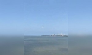 এয়ার ফোর্সের সুখোই প্লেন করোনা যোদ্ধাদের সম্মান জানালো মুম্বাইয়ে